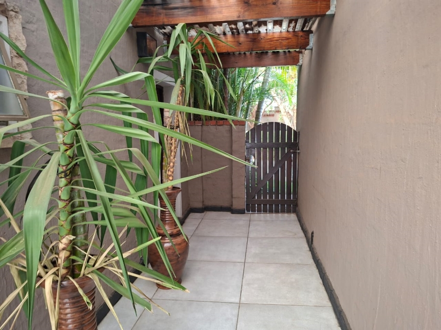 4 Bedroom Property for Sale in Waterval East North West